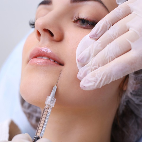 بوتاکس خط خنده چیست؛ نحوه تزریق، عوارض و قیمت